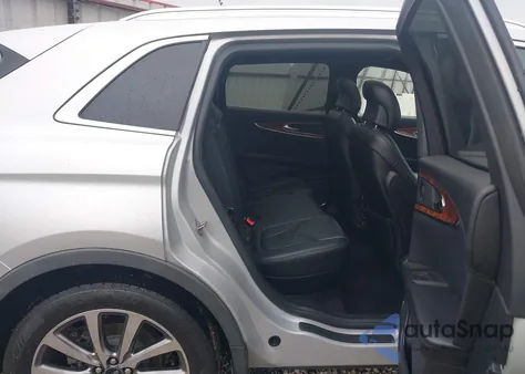 2019 Lincoln Nautilus Select z USA, uszkodzony, nr VIN 2LMPJ6K99KBL42123